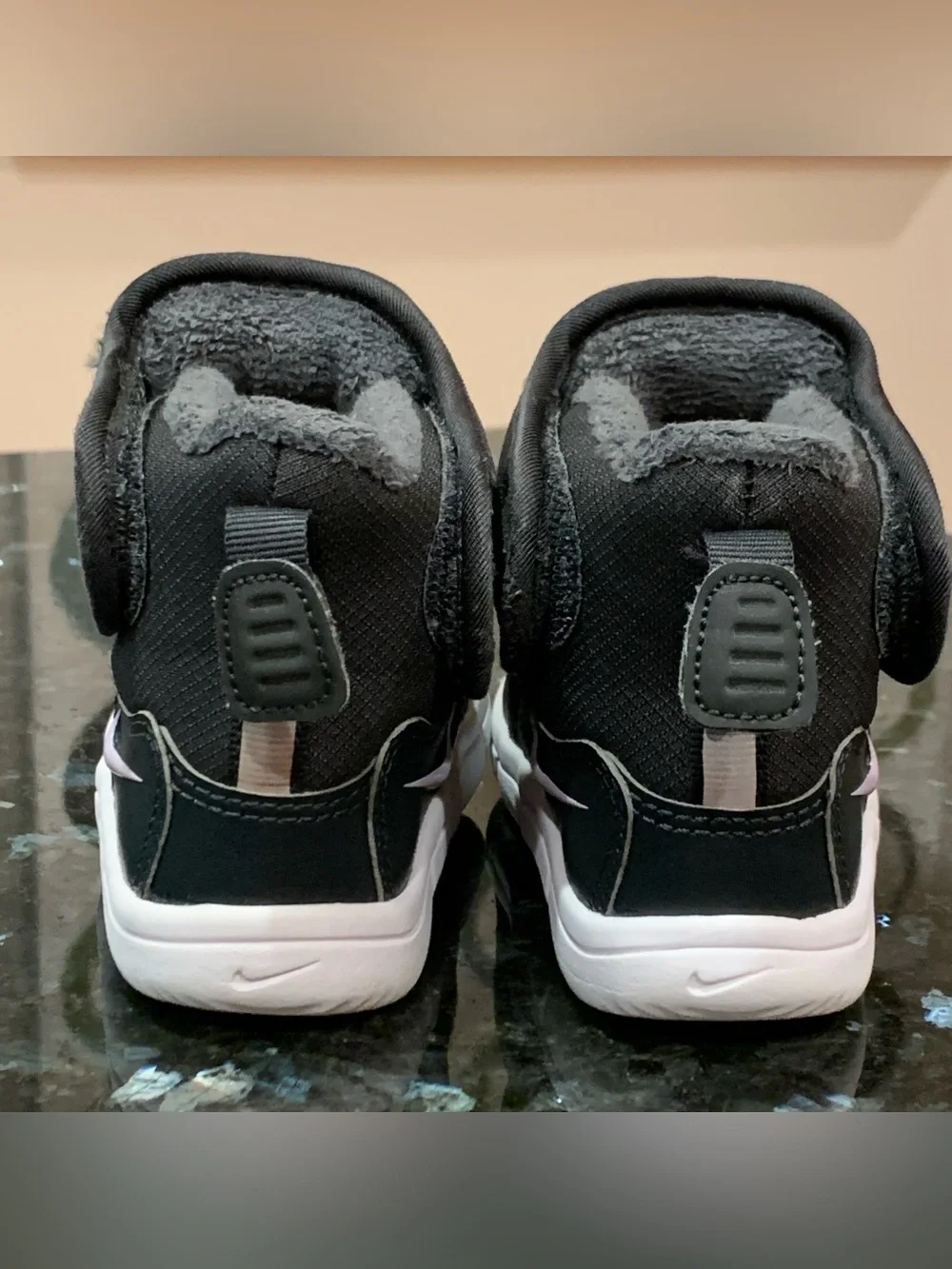 Nike Novice Toddler Girls Winter Boots – Size 6 – Freshly Washed 6C Black Purple